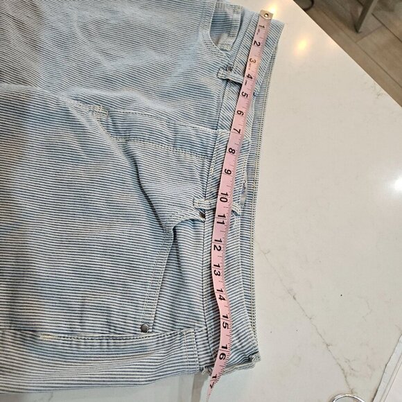 Croft & Barrow Women's Striped Casual Denim Shorts Size 12 Blue & White Stripe - Picture 8 of 8
